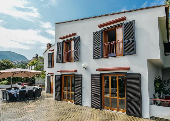 Villa Aurora